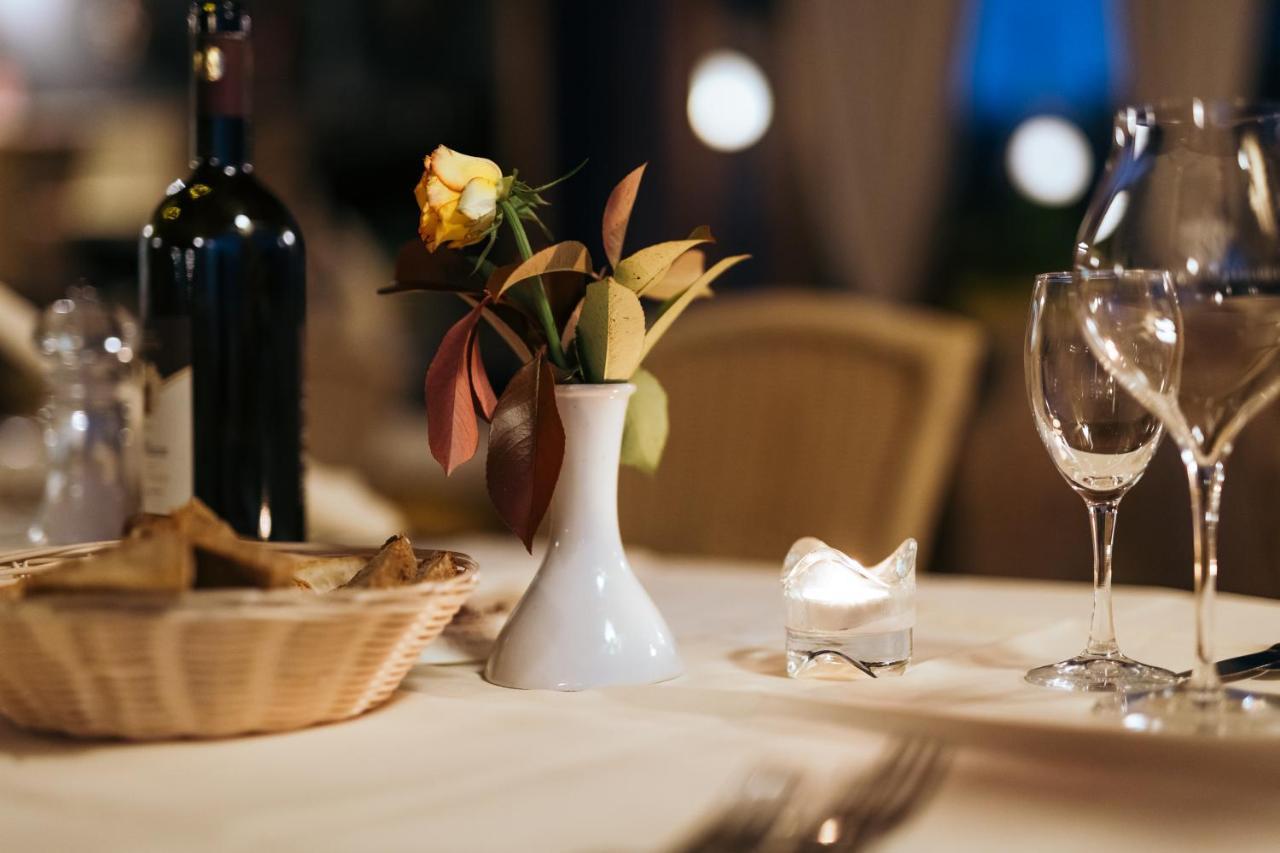 Agrihotel Elisabetta Collemezzano Eksteriør bilde