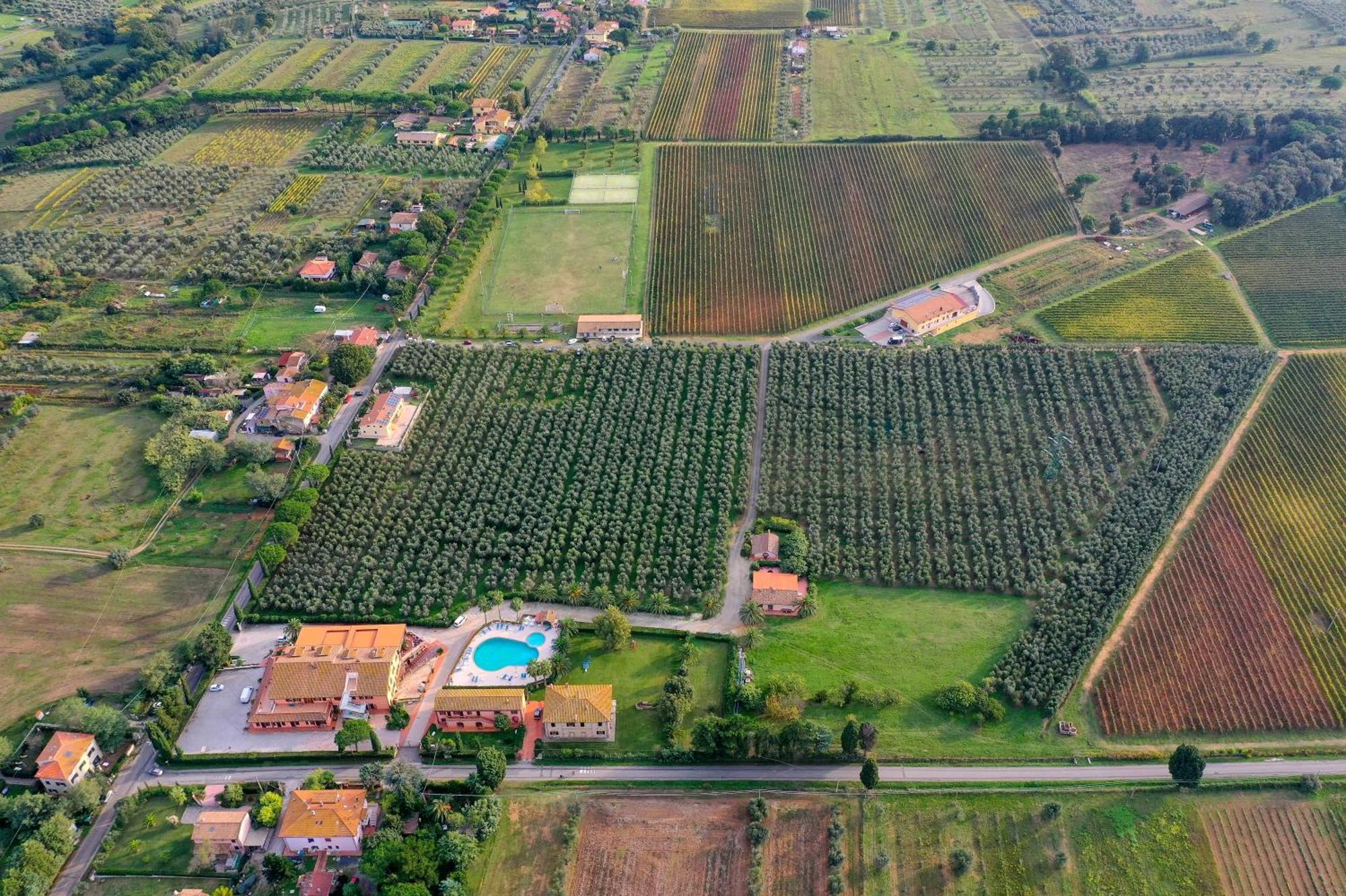 Agrihotel Elisabetta Collemezzano Eksteriør bilde