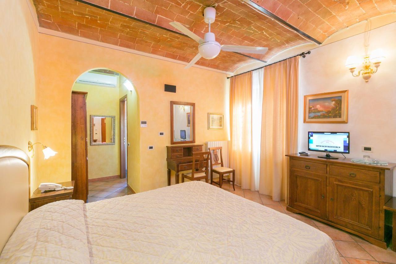 Agrihotel Elisabetta Collemezzano Eksteriør bilde