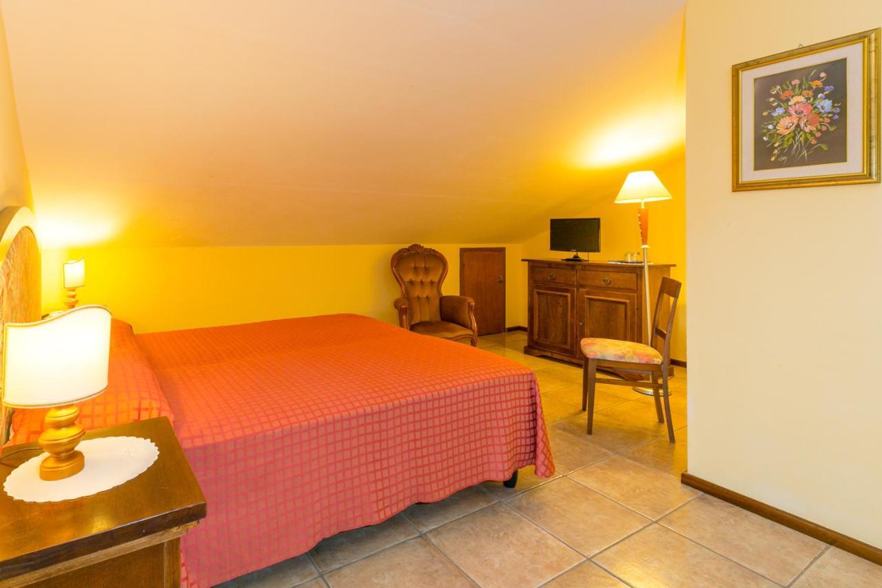 Agrihotel Elisabetta Collemezzano Eksteriør bilde